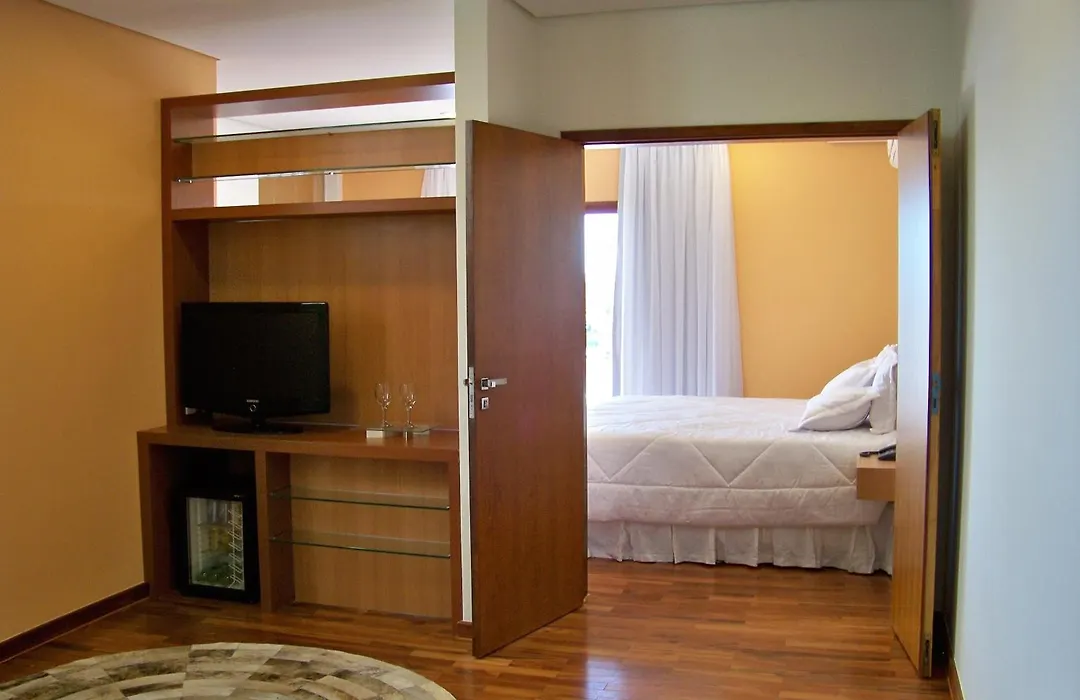 Ramada By Wyndham Furnaspark-1